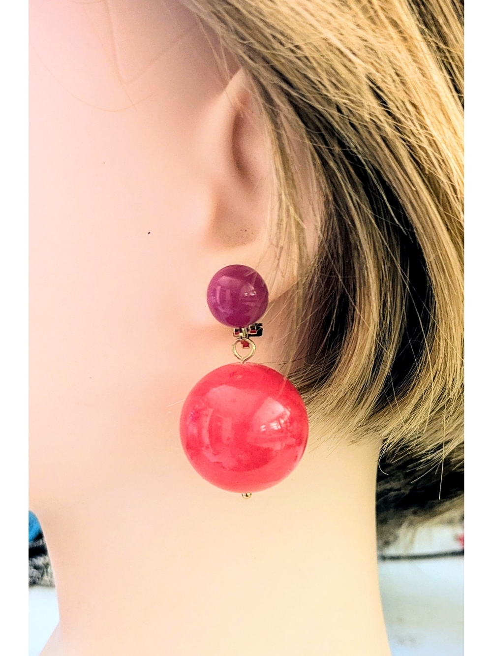 Gorgeous Vintage Pink and Purple Lucite Globe Ball Drop Leverback Earrings